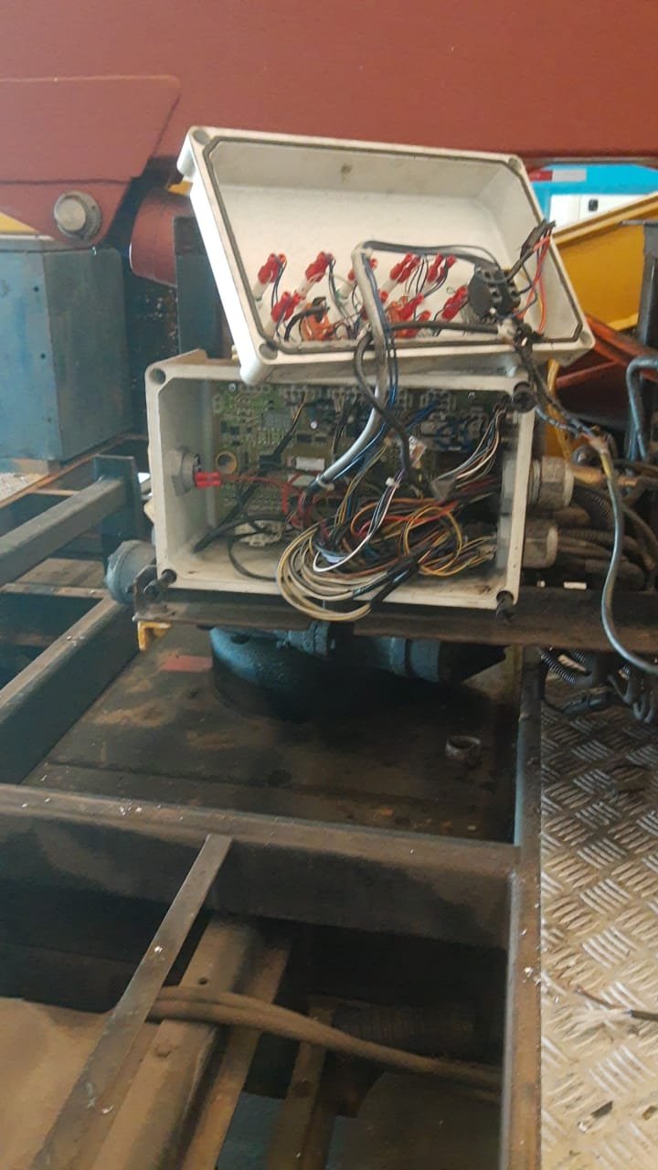 Fiação desorganizada antes da recuperação elétrica